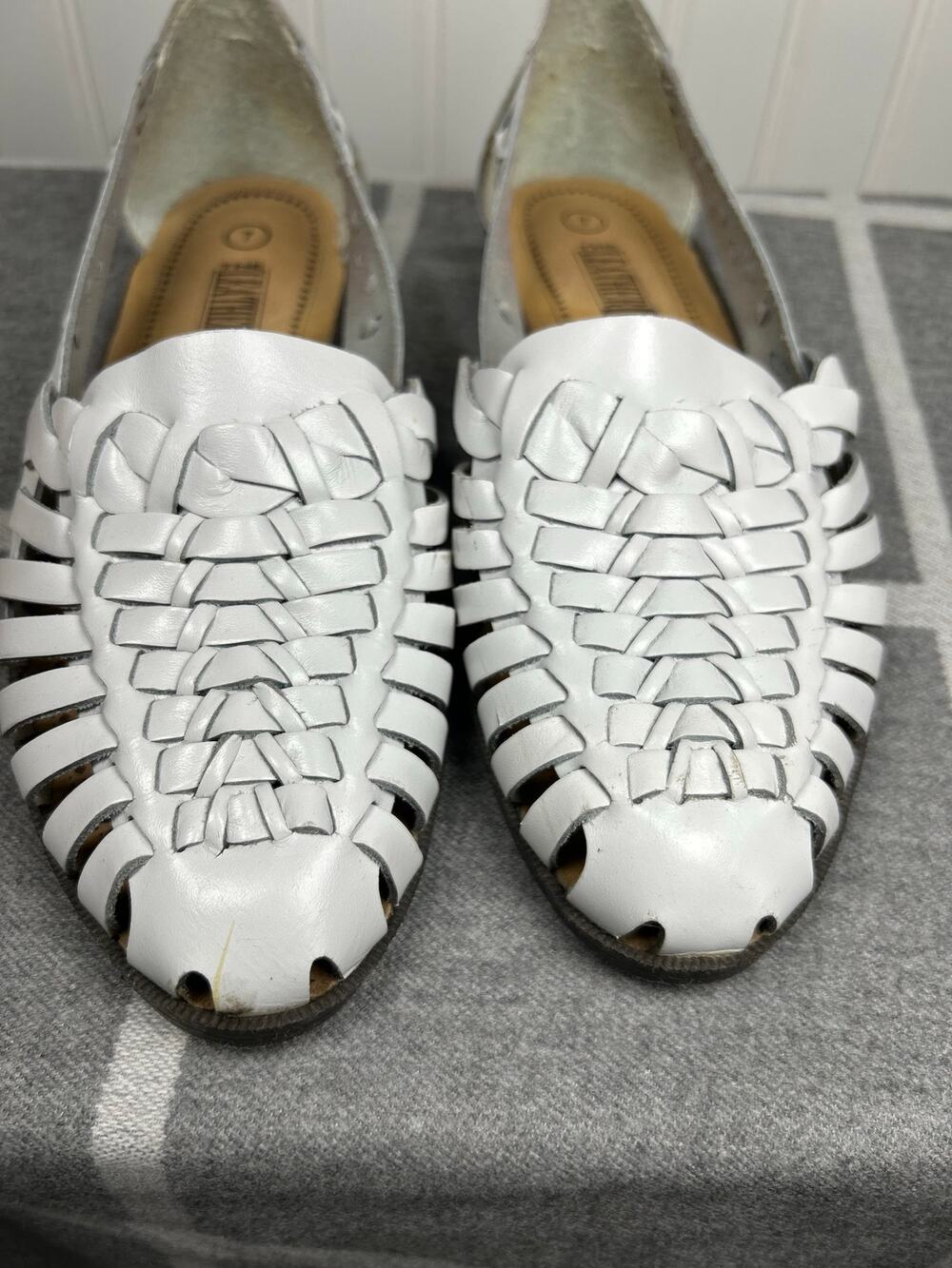 The Leather Collection Women's White Woven Leather Huarache Flats Size 7 Summer